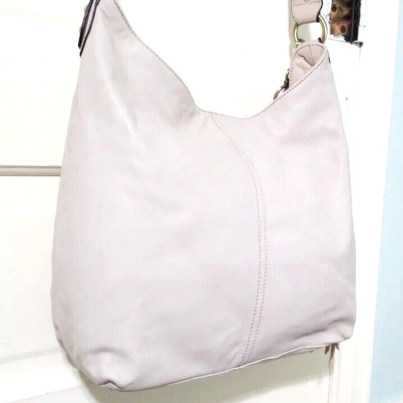 Tignanello Beige 100% Leather Large Shoulder Bag Purse Magnet Close Stud Bottom - Picture 10 of 16